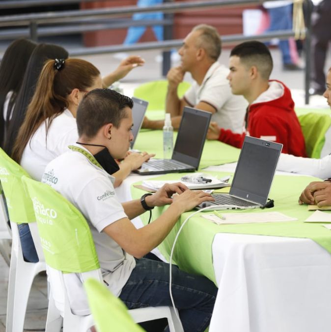 La Agencia de Empleo de Comfenalco Antioquia tiene más de 1.100 vacantes