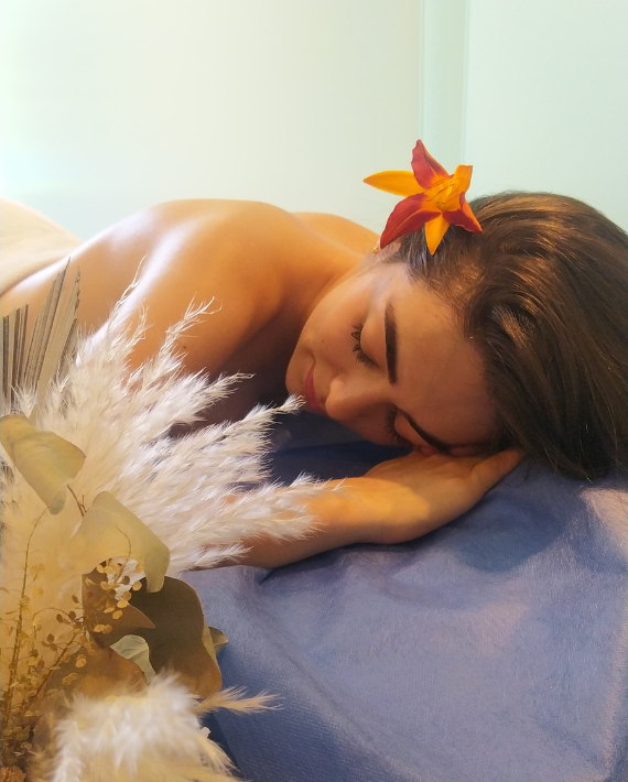 En el mes de la madre regálale a mamá una experiencia de SPA y Masajes, haz de su día una fecha inolvidable. 