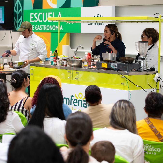 Nuestra Escuela de Gastronomía cuenta con nueva cocina móvil