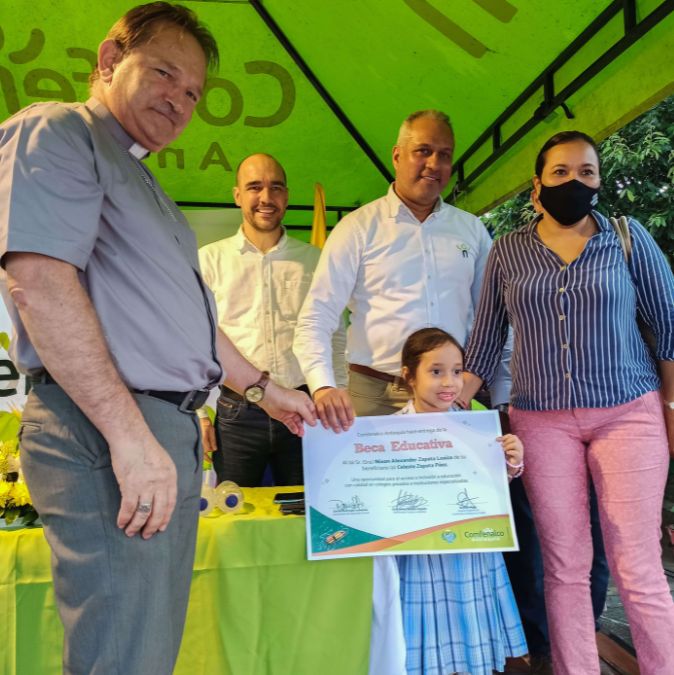 Comfenalco Antioquia otorgó más de 860 becas en Urabá Antioqueño